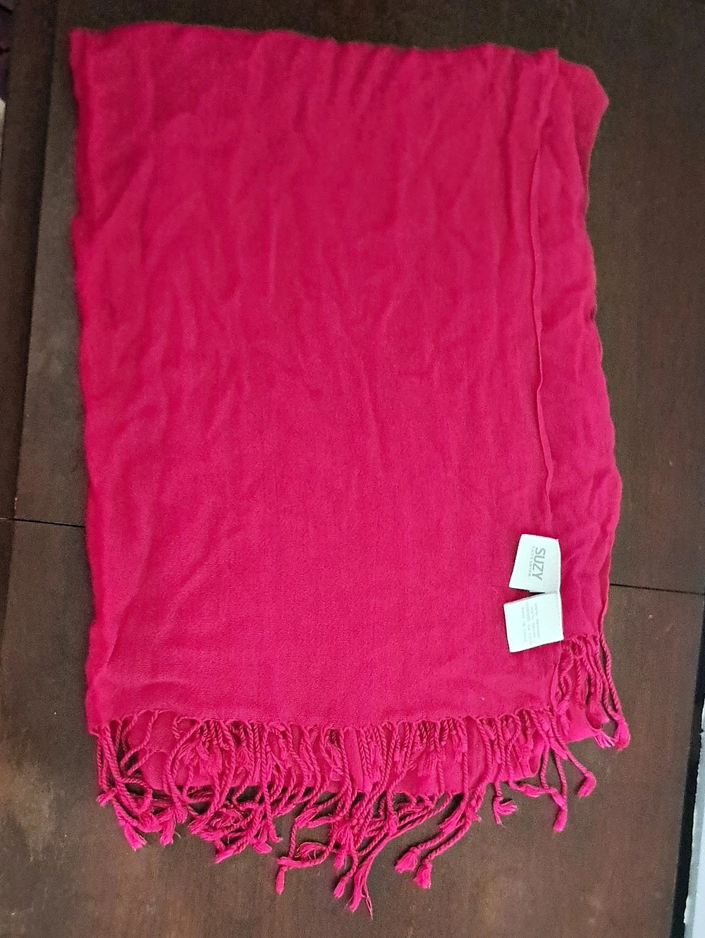 Suzy by Suzy Shier Pink Fringe Scarf